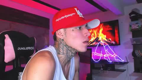 andrees_s online show from February 28, 1:26 pm