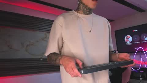 andrees_s online show from March 6, 4:06 pm