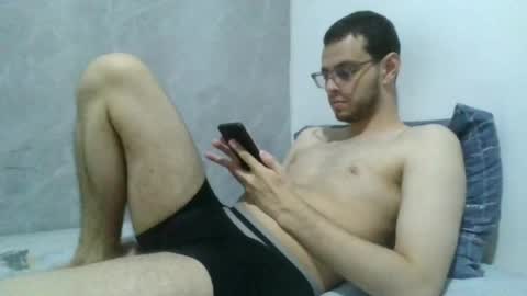 andres129494 online show from April 18, 2:13 am