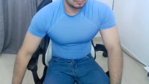 andres180950734 online show from December 1, 12:03 pm