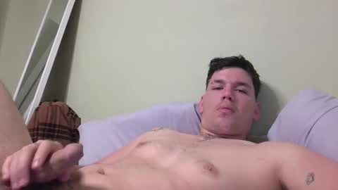 andres817542 online show from May 17, 6:11 am