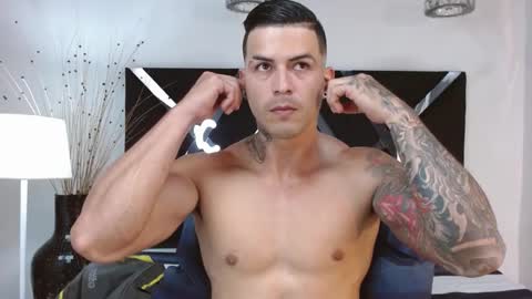 Snapshot of andres_clark chatting on February 27, 6:20 pm insta andres clark online show from February 27, 6:20 pm