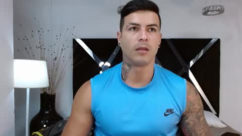 Snapshot of andres_clark chatting on February 14, 5:46 pm insta andres clark online show from February 14, 5:46 pm