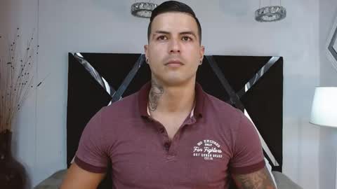 Snapshot of andres_clark chatting on February 10, 5:52 pm insta andres clark online show from February 10, 5:52 pm