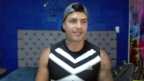 Snapshot of andres_clark chatting on February 11, 6:44 pm insta andres clark online show from February 11, 6:44 pm