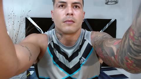 Snapshot of andres_clark chatting on February 26, 6:37 pm insta andres clark online show from February 26, 6:37 pm
