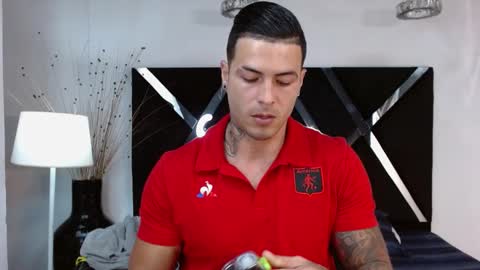Snapshot of andres_clark chatting on March 6, 6:59 pm insta andres clark online show from March 6, 6:59 pm