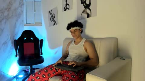 andres_cream online show from November 8, 10:02 pm
