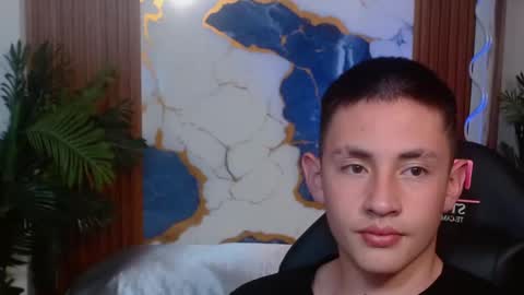 andres_tay online show from May 2, 2:28 am