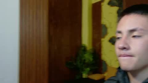 andres_tay online show from May 17, 2:54 am