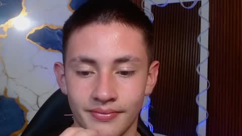andres_tay online show from May 7, 2:29 am