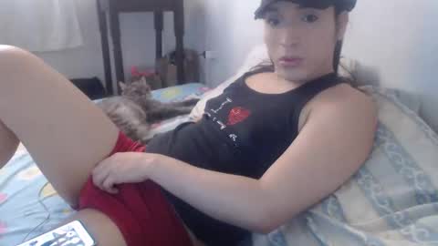 andresbrs1 online show from December 18, 8:37 pm