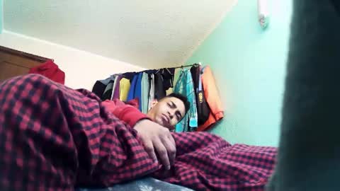 andrescaraballo18 online show from October 5, 1:19 pm