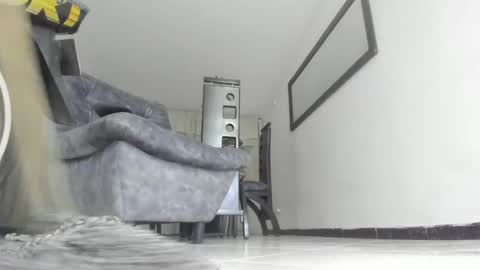 Snapshot of andresgiraldo1 chatting on January 20, 2:53 am Isa --------- online show from January 20, 2:53 am