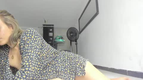Snapshot of andresgiraldo1 chatting on January 30, 3:55 am Isa --------- online show from January 30, 3:55 am