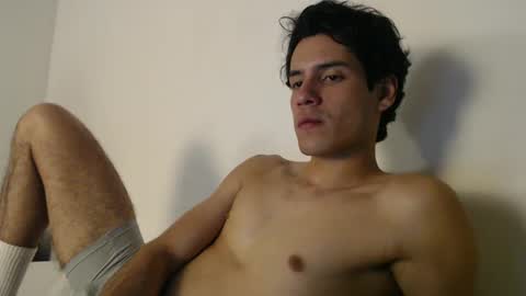 Snapshot of andrestorres0 chatting on January 9, 1:29 am Andres Torres online show from January 9, 1:29 am