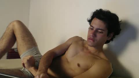 Snapshot of andrestorres0 chatting on February 13, 1:40 am Andres Torres online show from February 13, 1:40 am
