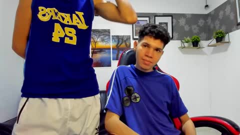 andrew_2811 online show from December 15, 8:21 am