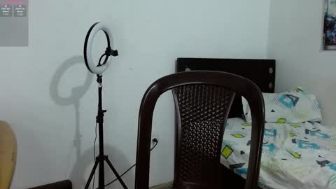 Snapshot of andrew_ag chatting on February 28, 11:45 pm Andrew G online show from February 28, 11:45 pm