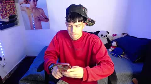 Snapshot of andrew_angels chatting on September 22, 12:09 pm andrew_angels online show from September 22, 12:09 pm
