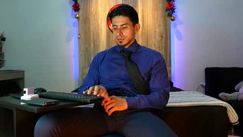 Andrew online show from December 23, 5:24 am