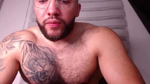 andrew_holden__ online show from November 12, 1:19 am