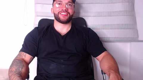 andrew_holden__ online show from October 16, 12:32 am