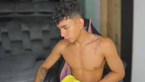 Andrew M. online show from October 1, 6:12 am