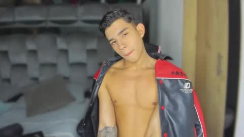 Snapshot of andrew_twink18 chatting on September 16, 12:45 am Andrew M. online show from September 16, 12:45 am