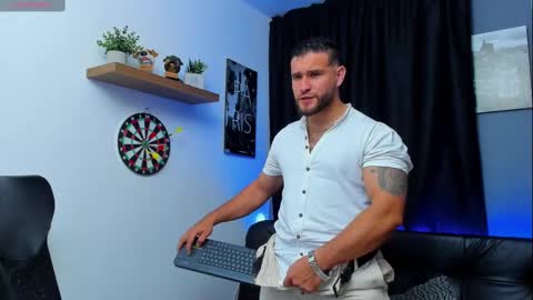 Andrew Diaz online show from February 12, 12:58 am