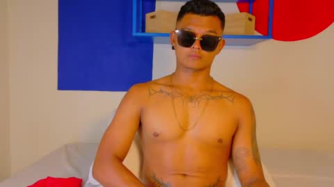 ANDREW KENNOXX online show from April 10, 6:34 pm