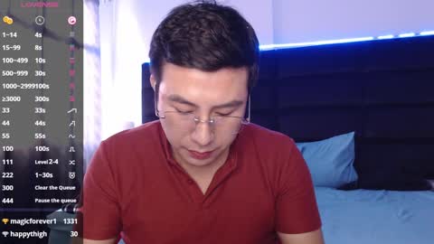 Snapshot of andrewmhilton_ chatting on March 1, 7:04 pm andrewmhilton_ online show from March 1, 7:04 pm