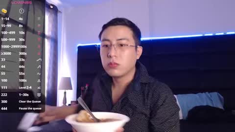 Snapshot of andrewmhilton_ chatting on February 2, 8:19 pm andrewmhilton_ online show from February 2, 8:19 pm