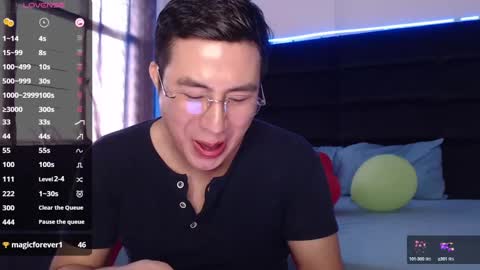 Snapshot of andrewmhilton_ chatting on February 23, 8:11 pm andrewmhilton_ online show from February 23, 8:11 pm
