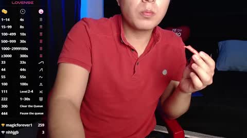 Snapshot of andrewmhilton_ chatting on February 15, 4:14 am andrewmhilton_ online show from February 15, 4:14 am