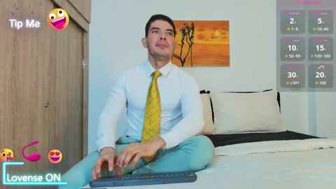 Snapshot of andrewstelee chatting on September 20, 4:48 am andrewstelee online show from September 20, 4:48 am