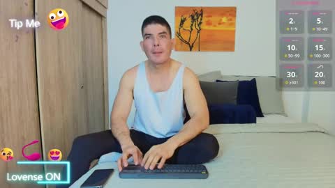 Snapshot of andrewstelee chatting on September 9, 2:44 am andrewstelee online show from September 9, 2:44 am