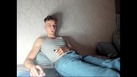 Snapshot of andrian_sweety chatting on September 17, 9:40 pm andrian_sweety online show from September 17, 9:40 pm