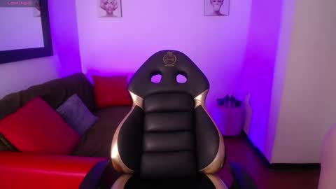 androm3da_ online show from September 24, 9:43 pm