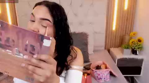 Snapshot of andrys_hot chatting on September 16, 8:23 pm Andrys online show from September 16, 8:23 pm