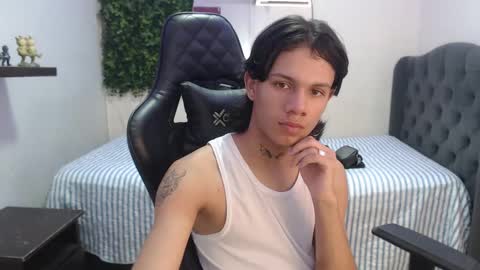 Snapshot of andy_dan1 chatting on January 20, 1:42 pm andy_dan1 online show from January 20, 1:42 pm