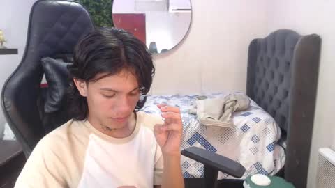 Snapshot of andy_dan1 chatting on February 4, 5:55 pm andy_dan1 online show from February 4, 5:55 pm