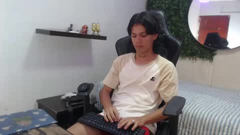 Snapshot of andy_dan1 chatting on January 28, 9:19 pm andy_dan1 online show from January 28, 9:19 pm