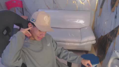 Snapshot of andy_dan1 chatting on October 18, 2:43 pm andy_dan1 online show from October 18, 2:43 pm
