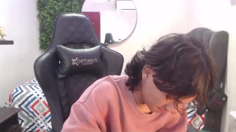 Snapshot of andy_dan1 chatting on January 17, 1:35 pm andy_dan1 online show from January 17, 1:35 pm