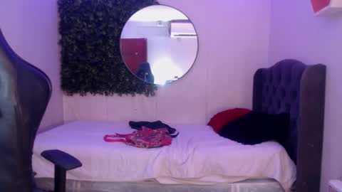 Snapshot of andy_dan1 chatting on February 25, 6:33 pm andy_dan1 online show from February 25, 6:33 pm