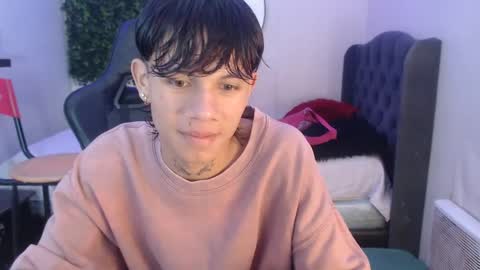 Snapshot of andy_dan1 chatting on February 25, 12:27 pm andy_dan1 online show from February 25, 12:27 pm