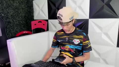 andy_dan1 online show from March 24, 8:04 pm