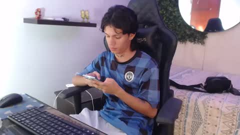 Snapshot of andy_dan1 chatting on January 9, 11:34 pm andy_dan1 online show from January 9, 11:34 pm