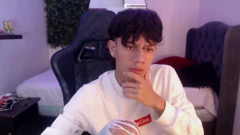 Snapshot of andy_dan1 chatting on February 24, 8:58 pm andy_dan1 online show from February 24, 8:58 pm